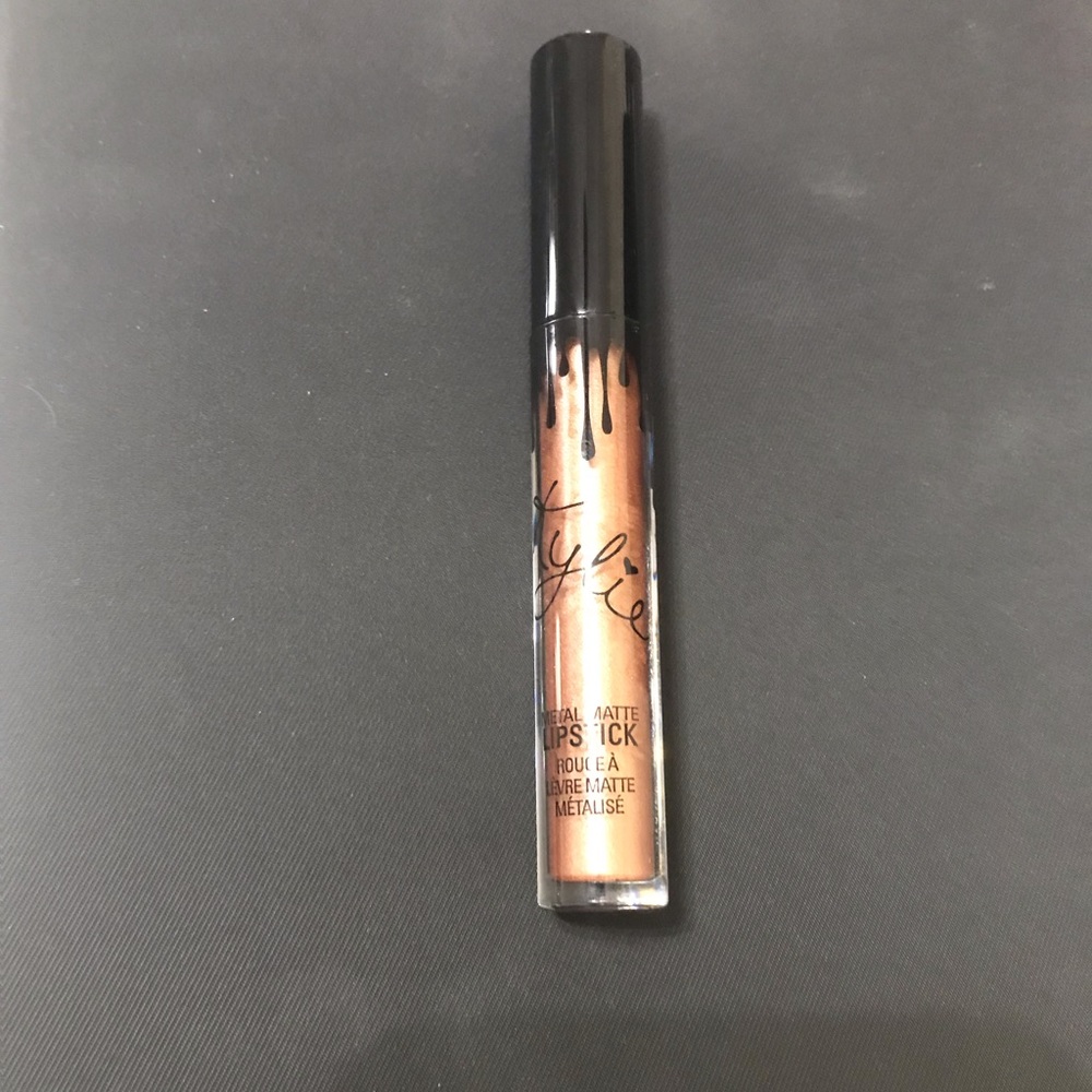Kylie Cosmetics Metal Matte